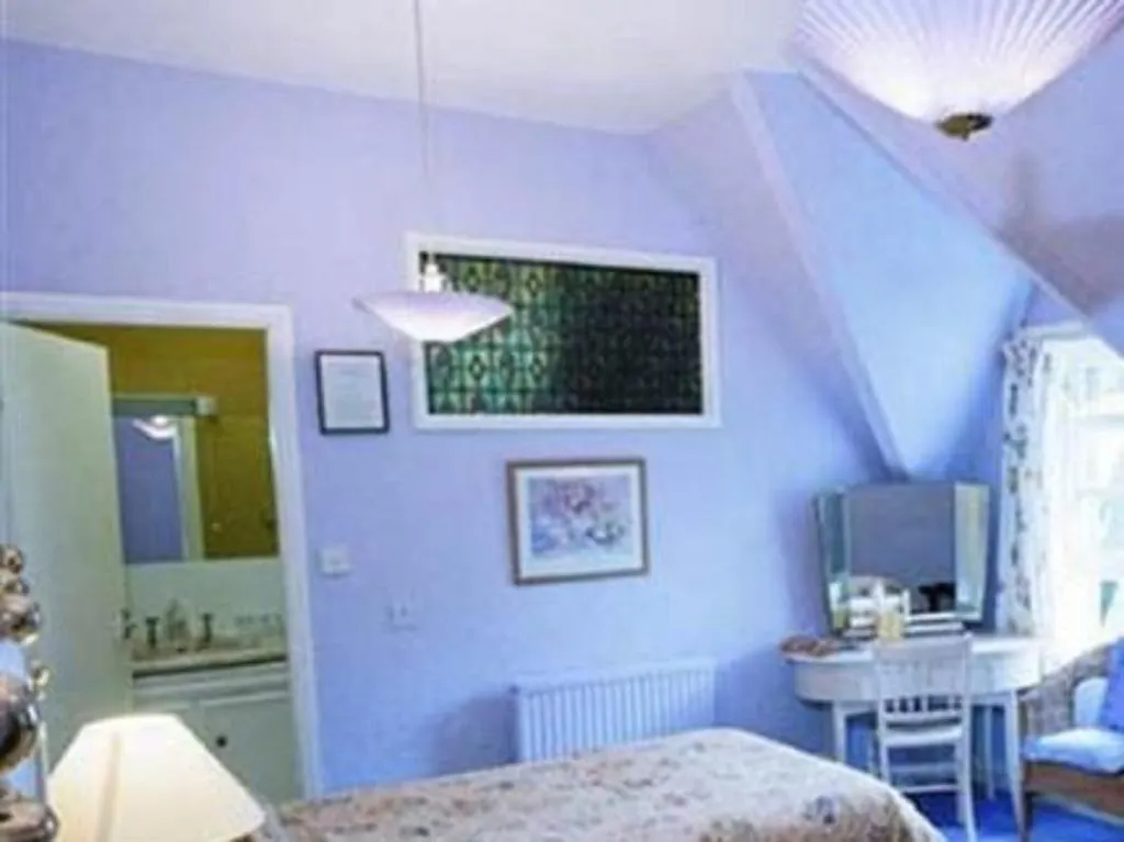 Elm Crest Guesthouse Huddersfield 4*,